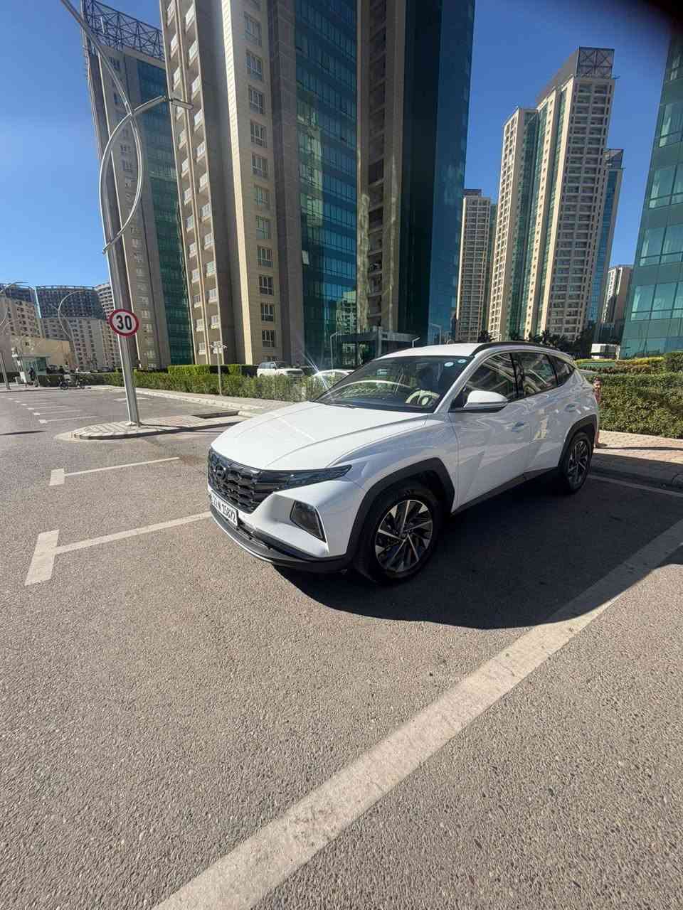 السلام عليكم
توسان 2024.   خليجي سيارة وضع شركة 
سيارة كلش جديدة 
السيارة بحالة الشركة قطرة صبغ مابيهة
ماشية 24الف كيلو محرك 2000دوش 
رقم اربيل بسمي شرط التحويل 
مواصفات /بصمه وتشغيل عن بعد /شاشة كارلي بلي /دخول ذكي/مري شفط /شاشة الكتروني/كشنات كهرباء/هندبريك بصمهة /وبعد بيهة مواصفات 
سيارة بوضع الشركة ترايك لمكة شرط 
مكان السيارة اربيل اي استفسار اتصال عل رقم ***********بي واتساب ابو محمد
