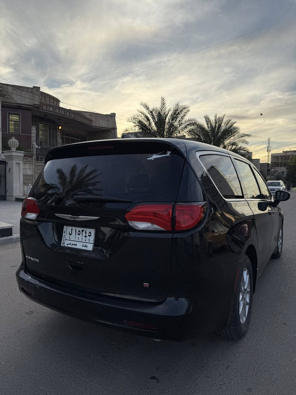 سلام عليكم
كرايسلر باسفيكا موديل 22 لون اسود رقم بغداد بأسمي تحويل ثاني يوم مواصفات معروفه 
بصمه تشغيل عن بعد
تدفئه كشنات وستيرن 
شاشه + كامره 
بيبان سلايد + صندوك كهرباء 
لايت زينون عالي ناصي 
السياره حادثها امامي مبدل جاملغ وبنيد 
وبيها كلير من امريكا ابيع حزام سياره جديده 
مكان سياره بغداد حي العدل 
السعر :183 وبيه مجال 
***********
