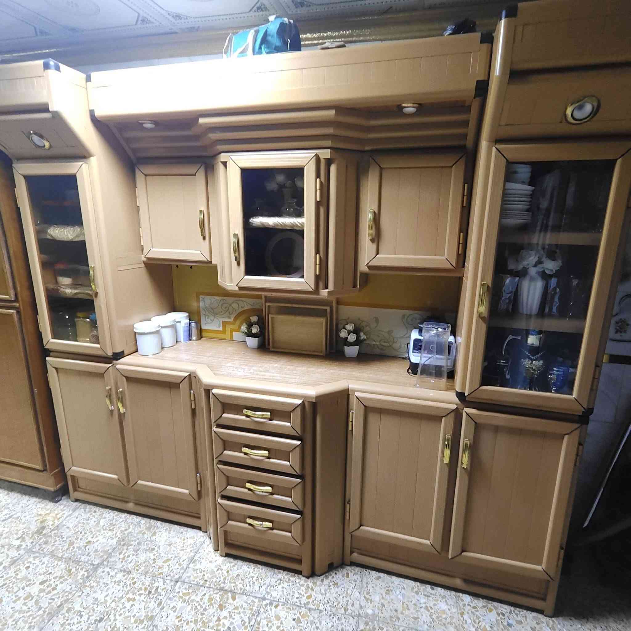 سلام عليكم كاونتر لبيع نضيف لنضافه 90من ميه لعنوان بغداد بياع شقق حي لسلام لسعر(400) و رقم *********** لشراي يتصل و بي خير و يدلل ❤
