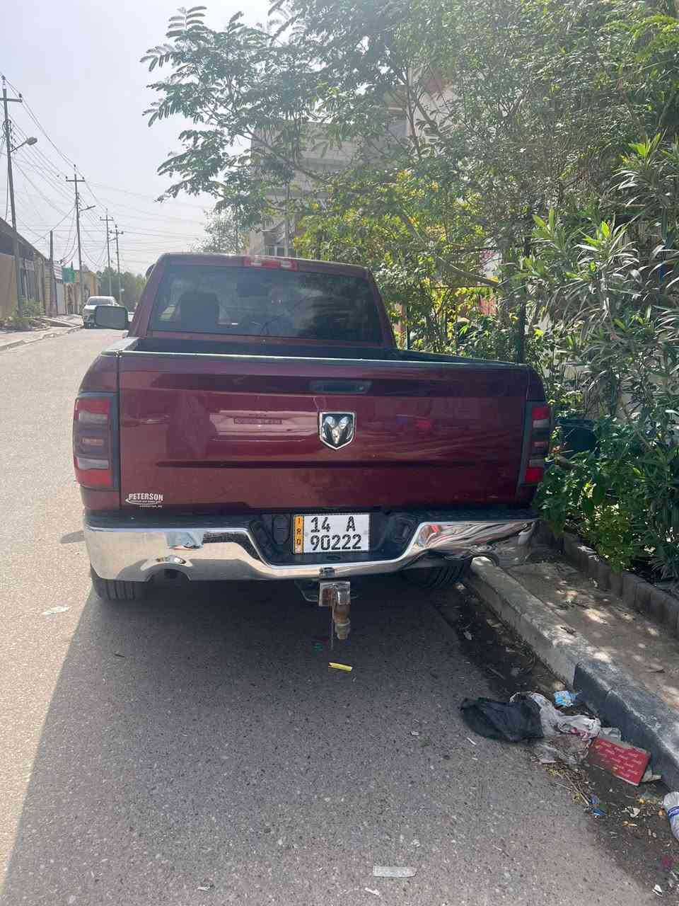 السلام عليكم
دوج رام 2018 RAM كلاسك تك قمارة 
السيارة بأسمي تحويل ثاني رقم انكليزي 
حادث بجم الايرباكات طاكة
لون ماروني 
‏6v سلندر  3.6
كير ماوس 
شاشه
تحكم ستيرن 
منضومة زنون 
لدات شباك 
لدات امامي خلفي
مواصفات الكلاسك المعروفه جاهزة من كلشي حداده مكينه 
نصبت السيارة احلة من الصور  
السعر (165$) بيهة مجال للاستفسار  ***********
مكان السياره البصرة القبلة حي الجامعة
