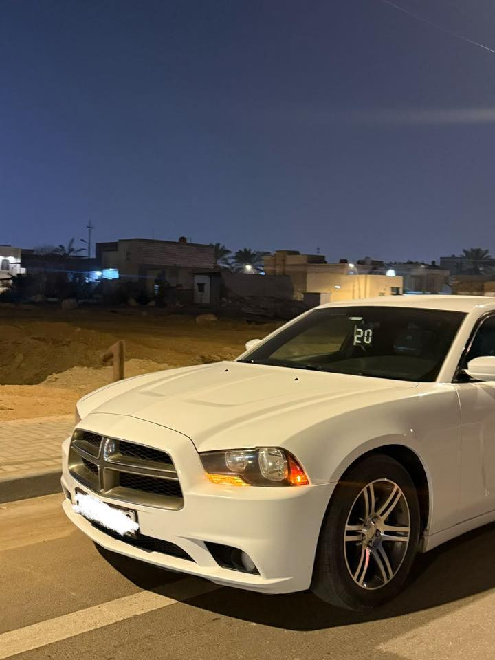 السلام عليكم جارجر مديل14 كفاله من الگص  بيها رقم او سنويه طبق الاصل السياره جديده حيل 
للستفسار الاتصال ***********
المكان السياره بصره
