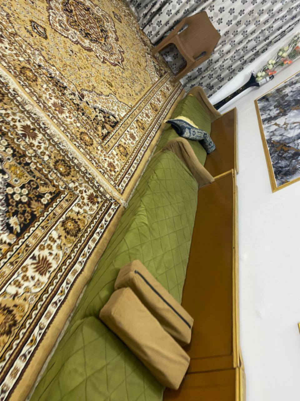 سلام عليكم ورحمه الله وبركاته جلسه للبيع سعر 80 المكان يم جامع الفرقان لتواصل او الاتصال بهذا الرقم  ***********
