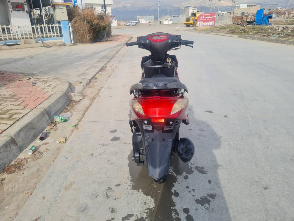 ماتۆڕ یامەها مۆدێل 2021 ماتۆڕەکە خاوێنە 
4000 ڕۆشتوە شتێکی جوانە بەس ماشا اللە ی دەوێت ماتۆڕەکە مەزبوتە توندو تۆڵە مەکینە 125 مەکینەوشت هیچ حەیبی نیە
سعر 650هەزار و مەجال
کێویستی لەخزمەت داین شوێن قەڵادزێ 
ڕەقەم تەلە فۆن: *********** بشدار, السليمانية
