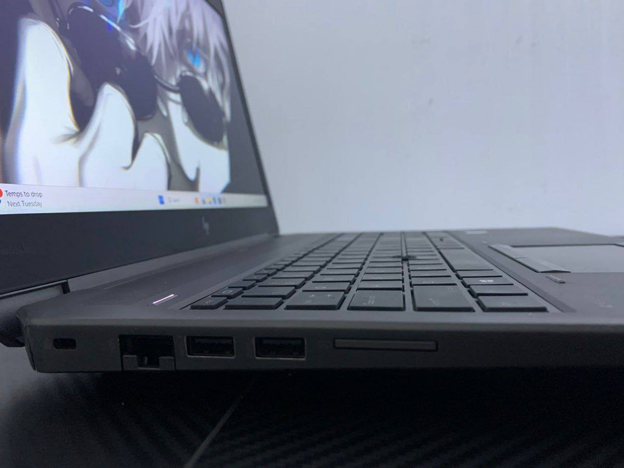 لابتوب Hp ZBOOK 15 G5
‏
‏من الفئة العليا ، معالج قوي مناسب للبرامج الهندسية القوية والمونتاج والتصميم ، وكذلك قوي للالعاب القوية
‏
‏المعالج / Core i7 8850H
‏كرت الشاشة / Nvidia quadro P1000 4GB 
‏الرام / 16GB DDR4 
‏الهارد / 256GB SSD M.2 
‏حجم الشاشة / 15.6 INCH FHD SCREEN 
‏
‏ابيع مستعجل بسعر 550 الف 
‏التوصيل عليه لاي مكان 
‏ضمان 10 ايام في حال وجود اي خلل او مشكلة
‏متواجد  ماسنجر
‏واتساب ***********
‏
