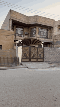 دار للبيع منطقة زعفرانية شارع اسواق مريم مساحت دار ٢٠٠م كراج سيارة حديقة خارجية مدخلين استقبال ومطبخ وصالة وخدمات خارجية وداخلية وغرفت نوم ومناور عدد٢ طابق ثاني خدمات صالة غرف نوم عدد ٢ ومخزن متصل بل طابق ثالث لاستفسار ال اتصال على رقم ***********
