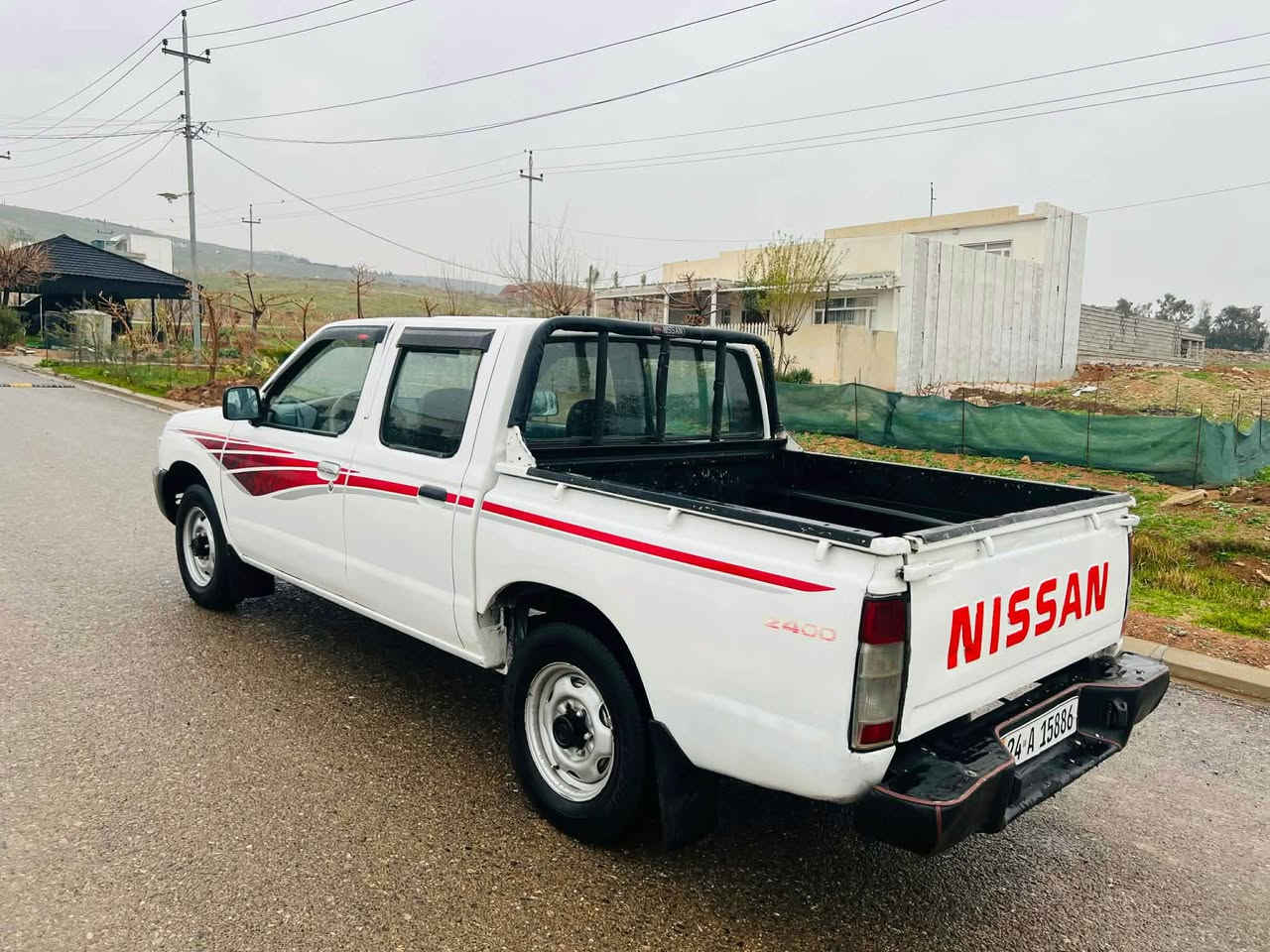 نيسان موديل2002 زيد
 سنوي رقمي هه زه ي تا ٢٠٣١ نوويه. 
چوارتايه ي نوويه. غاز وبه نزين
شاشه ئايپاد /ناوي نيه له حاسيبه به غا
گيرو مه كينه به شه رت ته بريد پاوه ر. 
بوياغ. ٢ پارچه و نيوي هه يه بيناوگرتن
نرخي ٨١ $ معامه لي كه م
***********
*********** كويسينجاك, أربيل
