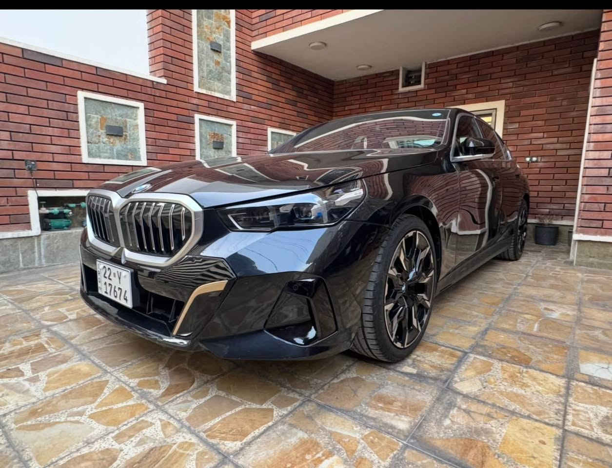 اللهم صلِ على محمد وآل محمد 🌸

🚘✨ للبيع BMW 530i – موديل 2024 ✨🚘

📑 كتاب تظليل مرخص سنة كاملة 
📍 الموقع: الدورة / شارع أبو طيارة

🔹 المحرك: 2.0 لتر TwinPower Turbo قوة 255 حصان – اقتصادي وأداء رياضي
🔹 فتحة سقف
🔹 شاشة كبيرة iDrive Data Show
🔹 كاميرات محيطية 360° (4 كاميرات)
🔹 مقاعد جلد فاخر كهربائية مع ذاكرة + تدفئة
🔹 نظام صوت فاخر Harman Kardon
🔹 تحكم بالصوت والوسائط عبر الإيماءات الحركية (Gesture Control)
🔹 تشغيل بصمة + دخول ذكي
🎆 أنارة محيطية متغيرة الالوان للمقصورة الداخلية مع تغيير التصميم الداخلي للشاشات بالكامل 
🔹 إضاءة LED أمامية وخلفية بتصميم جميل
🔹 أنظمة أمان: ABS – ESP – Lane Assist – 
Blind Spot

✅ جميع الإيرباكات سليمة
✅ الحادث بدون أي ضرر داخلي
✅ ضرر بسيط في مقدمة الجاملغ الأمامي + مكان آخر كلير 

💰 السعر: 440 ورقة
📞 للاستفسار: ***********

🔥 BMW 530i … الفخامة تجتمع مع التكنولوجيا والأداء الرياضي بغداد, العراق
