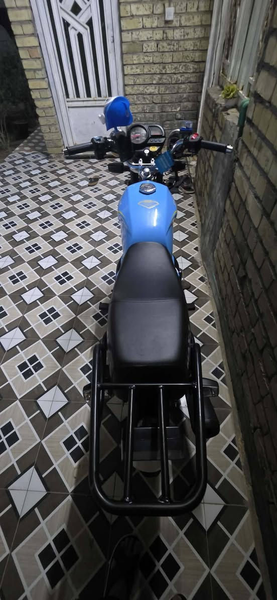 السلام عليگم دراجه نوع شاينك دايوان موديل 2026 الون ازرك بك لايت لد سرعه دراجه 160 مكينه 150scويل حجم 20 تانكي ياخذ 17لتر
بابل جبله
***********/***********
