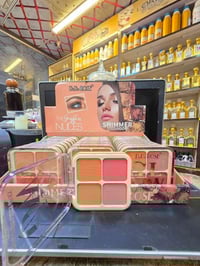 بلشر • ٤ تدرجات • داخل الكوت