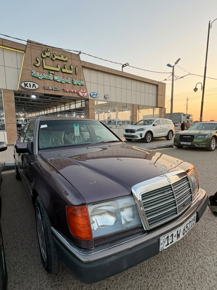 إسلام عليكم 
مارسدس دب 300E

موديل 1990
رقم بغداد انكليزي
مكينه 300 بلادي
كير ومكينه جدد
غرفه جديده مثل ما موضح
تبريد ثلج ثلج ثلج شرط
مداور ثاني يوم
شاشه كامره خلفيه
السياره تجي وتشوف احله من الصور 

السعر 80 ورقه 
📍واسط الكوت - شارع بدره الرئيسي 
للاستفسار الاتصال على الرقم:-
***********
