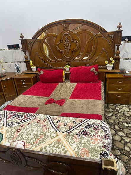 السلام عليكم يوجد غرفه توج نضافه فول السعر 850 الف العنوان الرمانة البوعبيد للتواصل على الرقم ***********
