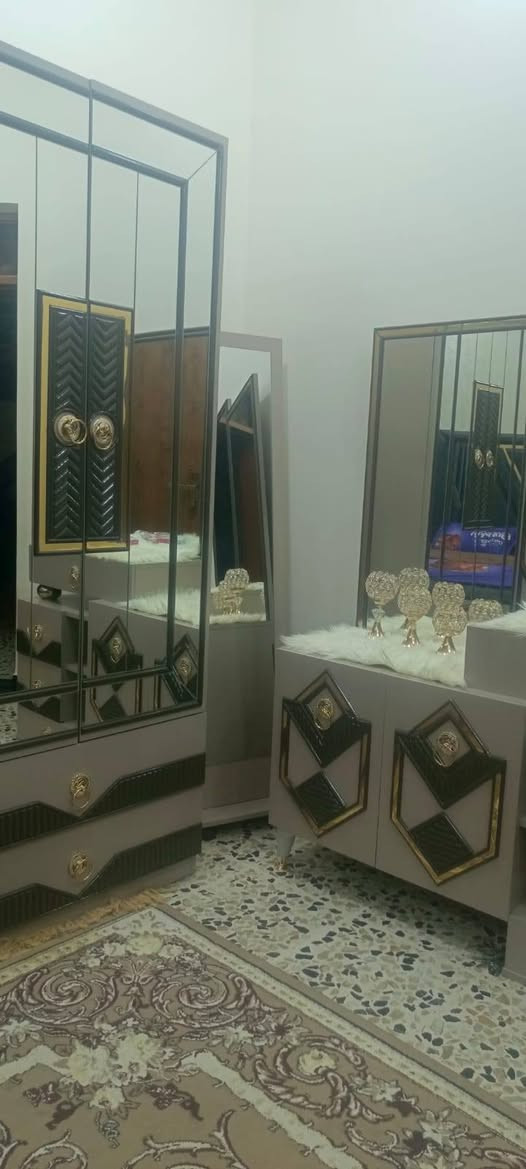 مكلف بالنشر
غرفة نوم  تركي درجه اولى  اصلي
9 قطع   كلش جديده 
مكانها فلوجه 
للاستفسار الاتصال على الرقم ***********
