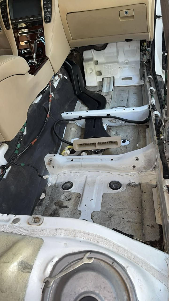 شاهینە بڕاوە بڕاوە
-٢٠٠٧ ساج مەلیکی
گەورە بە گەورە  
-١٨٢ بێ دوکەڵ بەسمە رەساسی
-٣ دوگمە 
-تەبرید سارد و گەرمی بۆ بەستراوە
-جامی هەڵگیراوە
-رۆن گێر و مەکینەی گۆراوە
-٤ ویلی نەوتی لەسەرە
-برێکی بەستراوە
-ئێمپیفایەر بەشەرت
-دەبڵ و شەمعەی لۆکی بۆ بستراوە
-جۆزەی ساڵانسەی بۆ بەستراوە
-ئۆتۆی لایتەکان
-ئۆتۆی ئاوێنەکەن
-ناوچەی کوێر 
-حومام کردنی ناوەوەی
-بەرە کوشنی تێگیراوە
-سەیارەی ماڵانە و هی مەعرەز نییە
-تەنها و تەنها کونی گەرمی و پۆلیش نەکراوە
50گلا
***********
