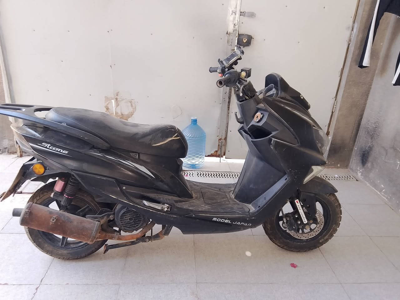 سلام عليكم دراجه سترون نظيف بس بيه عطل بسيط بيه بصمه السعر 350بيه مجال  الرقم *********** العنوان السماوة
