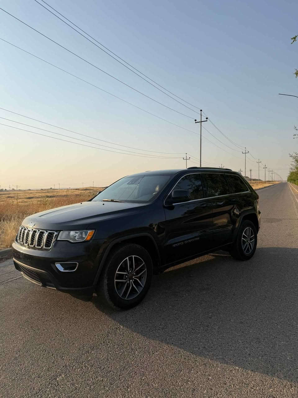 *جيب  (لاريدو)
*jeep Grand Cherokee*
*Laredoo limited*
*موديل 2021آخر إصدار.
*ماشي65الف 
*اكلين اكلين اي عيب مابيه
*ايرباك كله مرجع مال شركة.
*فئة المواصفات لمتد فقط بدون بانوراما و رادار امامي..
*ابواب بصمة.
*صندوق كهرباء.

*تحكمات كامل استيرن.
*استيرن هيتر.
*كشنات جلد و كهرباء وتدفئة.
*تبريد مركزي.
*لايتات LED و زنون.
.LED بك لايت *
*كاميرة خلفي.
* حساس خلفي.
*عليها وياله 20 انج تو سايز بلادي.
(السيارة رقم أربيل تحويل بشرط محرك كير شرط مامفتوح
كلشي بشرط صدر امامي خلفي اكسل كله عل بلادي ما وكربون بنزين بيه
ماملعوب بي ولا برغي)
*السعر السياره( ٢٥٨ )ورقة بها مجال بسيط.
*مكان السيارة كركوك.
*********** كركوك, العراق
