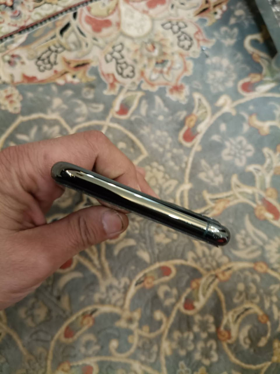 ايفون 11 برو ماكس ذ64 ب 77 وفطر بالكلاس فوك مماثر مكفول من الفتح السعر 200 وبي مجال جدا بسيط 
مكاني بغداد الشعب 
***********
