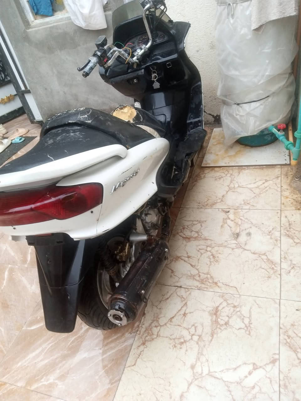 السلام عليكم دراجه ماجسته دبل رون
دراجه نكره سلف بكل وقت تواير تخم جديد چوه السوك 200الف مكاني ناصرية قضاء الغراف رقمي ***********
