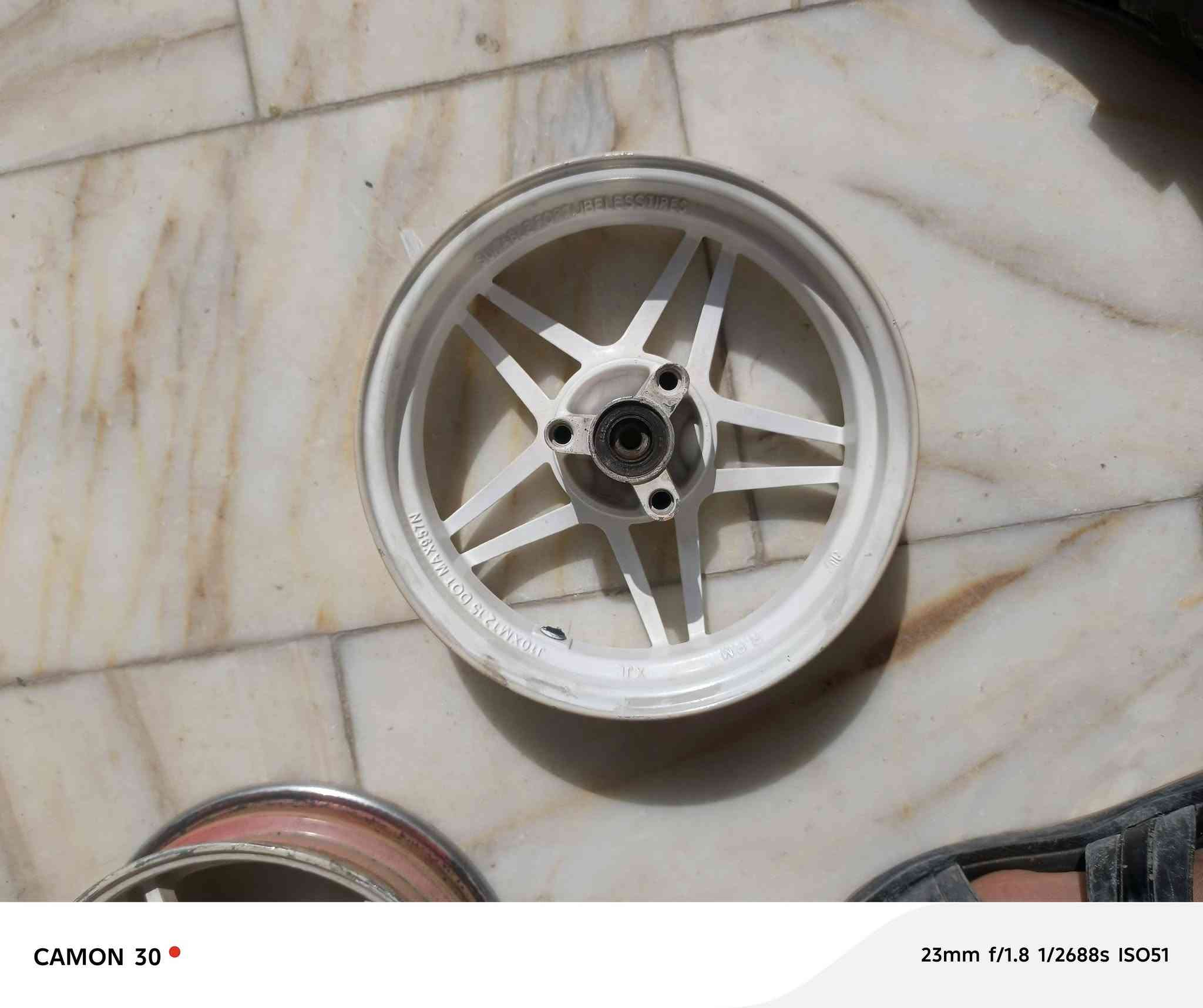 أغراض دراجه ماكس تفصيخ للبيع مكان ناصريه سوق الشيوخ 
مكينه شغاله 55 بلاد بس كور مبدله وسلف55 نضافه
وصالنصه سبع ألوان ب30 وبيها كاتم
وياله اصليات تقيل ب30 
شوته بلاد مال تفصيخ بيها ختم ب12
اسبايدر بلاد مال تفصيخ ب10
ستان صفح بلاد ب5 
ودركه ب3 
سيبايه مال بوليس مال تفصيخ ب10
للتواصل ***********وبي واتساب
