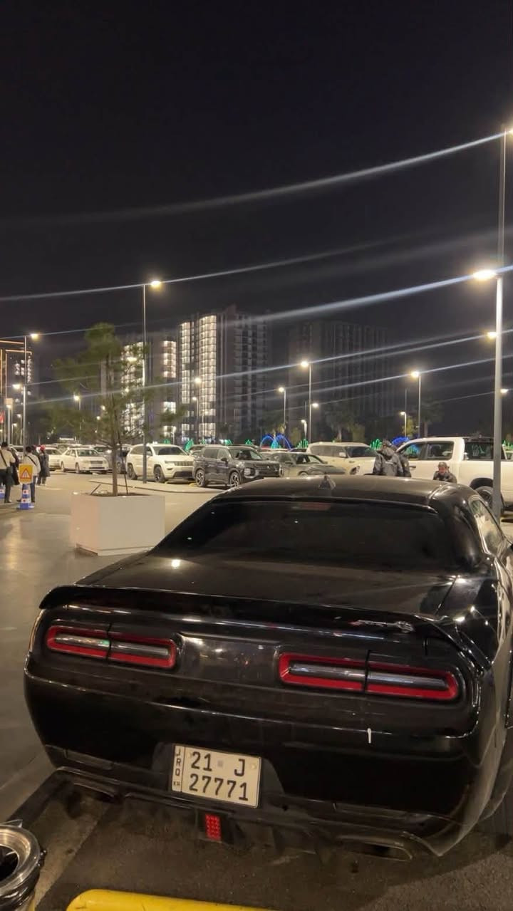 بسم الله الرحمن الرحيم
ماشاءالله لە ماڵی هەموو لایەک 
دۆج چالنجەر 🔥🚀2017 RT V8
شاشە گەورە
سەیارەکە شوتە و فیتپەمپی رایسینگی لەسەرە stage +1 
حیزام سبوغە 
گێڕ و مەکینە و کارەبایی بە شەرت 
هەززە و سەنەوی نوێیە 
تایەو ویلی نوێی بۆ بەستراوە 
شوێن هەولێر
نرخ 145$ و مەجال 
مۆبایل ***********
