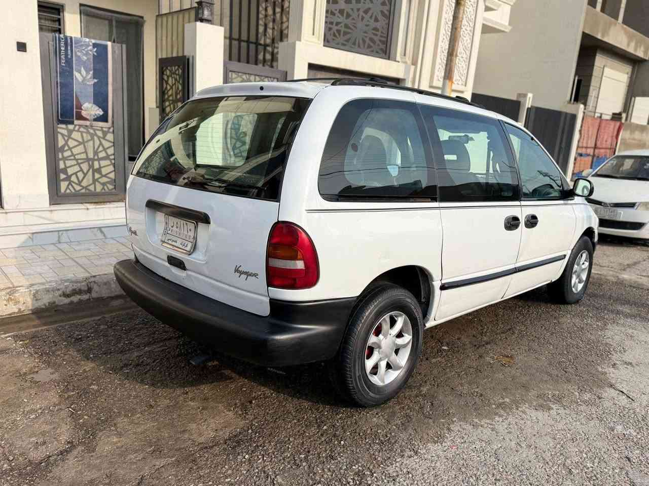 دوج كرفان موديل 2000 للبيع كير كهربائي محرك 3000 كالوبر سياره حلوه بلاديه مابيها ضربه خياس صدر امامي خلفي جديد تخم تاير دواخلها جديده كهربائيات كلها شغاله بس الدشبول ما يشتغل رقم كركوك مشروع وطني بكل محافظات تتحول بيها كوبون بنزين مكان سياره بكركوك سعرها 45 بيها مجال ***********
