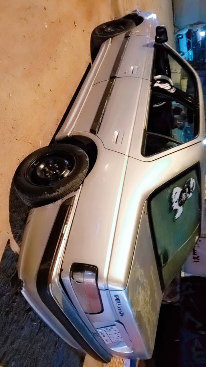 السلام عليكم  بيجو بارص سيارة جاهزة مكينة كير حدادة تخم تاير تبريد ثلج شرط كهربائيات لايت عالي ناصي زنون  سيارة رقمة بغداد سيارة فقط سنوية. ضاعت وبعدني ماماشي بيعا ابيع علا وضيعة هاي سيارة 13بيها مجال بصيط ***********.مكاني بصرة.  واذ اوكو مراوس بسايبة مرتبة عادي راوس
