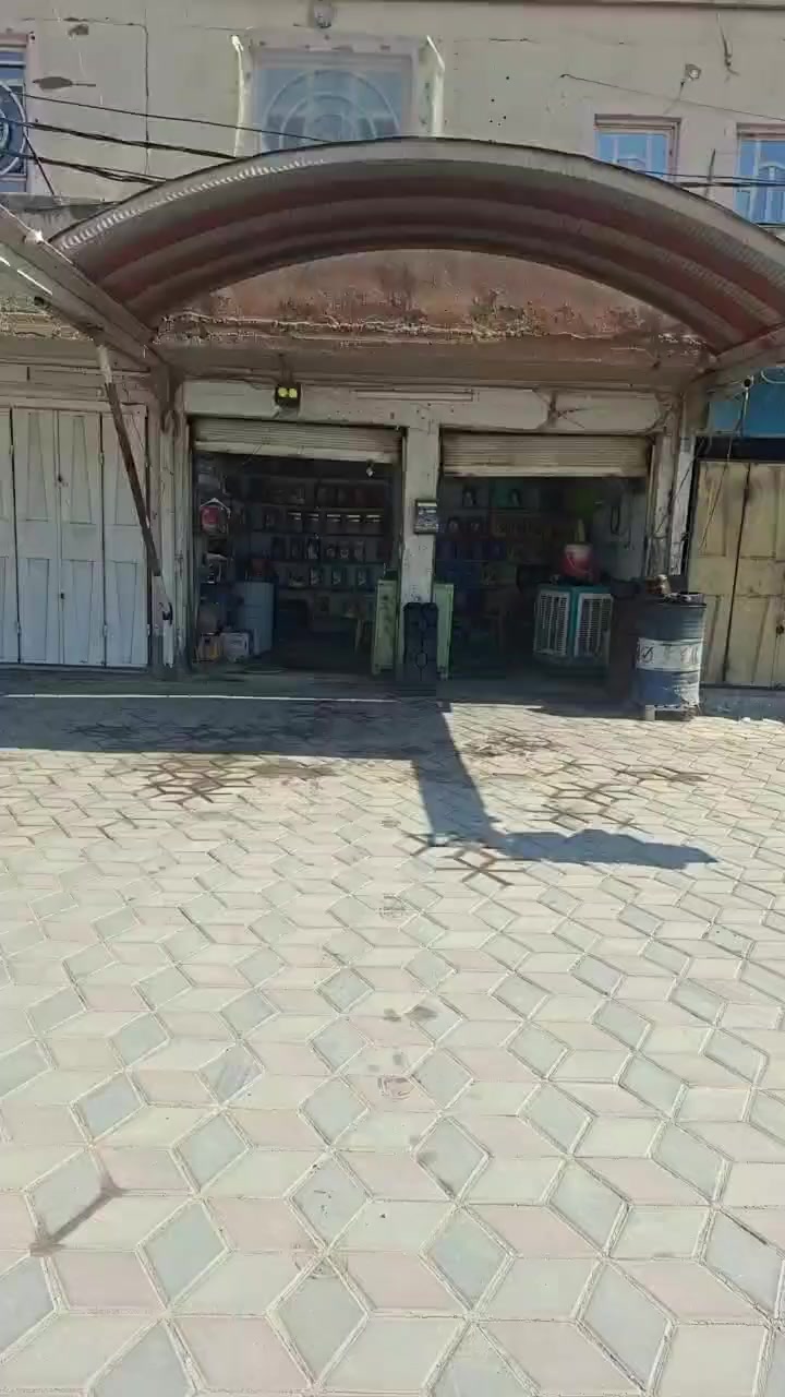 سلام عليكم
محل دهن للبيع غارضه جاهزه وقطعه وسقفيه وبطل هوه مناقصه شي بس يرادله مسواك 
واجهيت المحل رصيف ١١ متر كدامك تكدر شوي كلشي بي  
سبب البيع الله رزقني بشغله احسن 
مكاني ديوانيه حي الحضاره ع شارع العام مقابل معمل سيد ابراهم ابو عميمة 
***********
