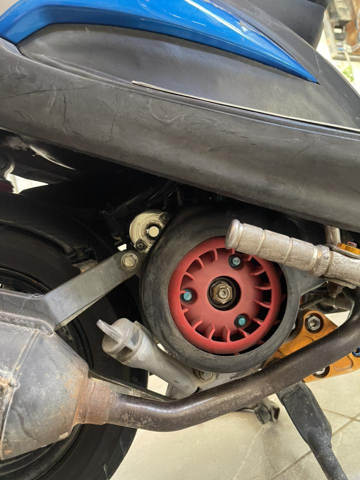 ماكس  لون مميز وبلادي بوشه ٥٥ بلاد.  الدراجه ٥٥ ابلاد 
تزويد خير من الله.  
 ١-فج 
٢-فلنجه ncy
٣-شيال اصلي 
استان بوش اصلي 
قبق شوته ابلادي اصلي 
صالنصه صجميه 
سلف كوسو 
فراك بريك 
زوج كلجات ديشو 
مروحه رياضيه بلاديه هيه وبراغيه  بوش 
الدراجه مزووع زرع براغي  كله براغي بلاديه رياضيه بوش. هنه وواشراتهن 
بوشه TTMRC ٥٥ بلادد 
الي ما يعرف بيه وبلغراص الي بيه خل يعبر المنشور.


**إذا كنت صاحب هذا الإعلان وتريد حذفه لأي سبب، رجاءا أرسل رسالة إلى الدعم الفني**