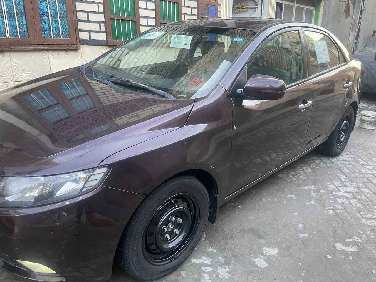 السلام عليكم كيا سيراتو موديل 2012 لون كرزي فول مواصفات 1/1 فتحة سقف بصمه مكينة 1600 دوش تبريد السيارة مصبوغة حزام بيها بارد بالجاملغ بدون لا شاصي ولا داخل هزه ورقم جديده بأسمي السياره السعر 88 للاستفسار اتصال *********** ما متواجد على النت مكاني بغداد مدينة الصدر
