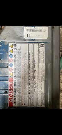 متوفر عندي بطاريات هايبرد (نيكل) موديلات 2016 الى 2024   1.كامري 2016-...