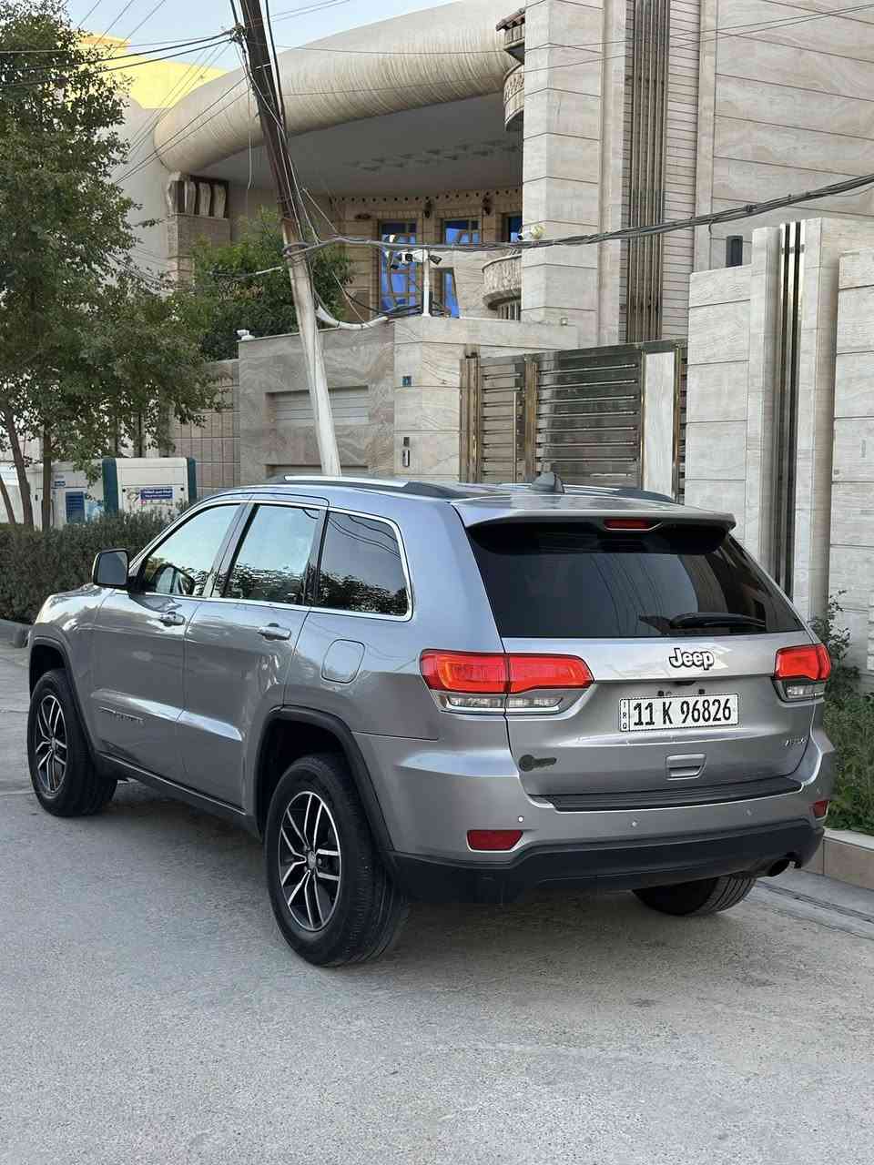 السلام عليكم رمضان كريم السعر 178
جيب 2018 حادث جاملغ وبنيد بدون قطرت دواخل لا شاصي ولا لغد وبيهه شخط بل بابين سياره حلوه وجديده كير مكينه صدر تبريد خير من الله بغداد بسمي 
مواصفاته 
شاشه جبيره
كامره دواره
اوتو هولد 
شاشه ابل كار بلي
نضام ايكو سبورت 
كشن كهرباء 
نضام ايكو
نضام سبورت 
وبعد بيهه هواي مواصفات 
بغداد ***********
