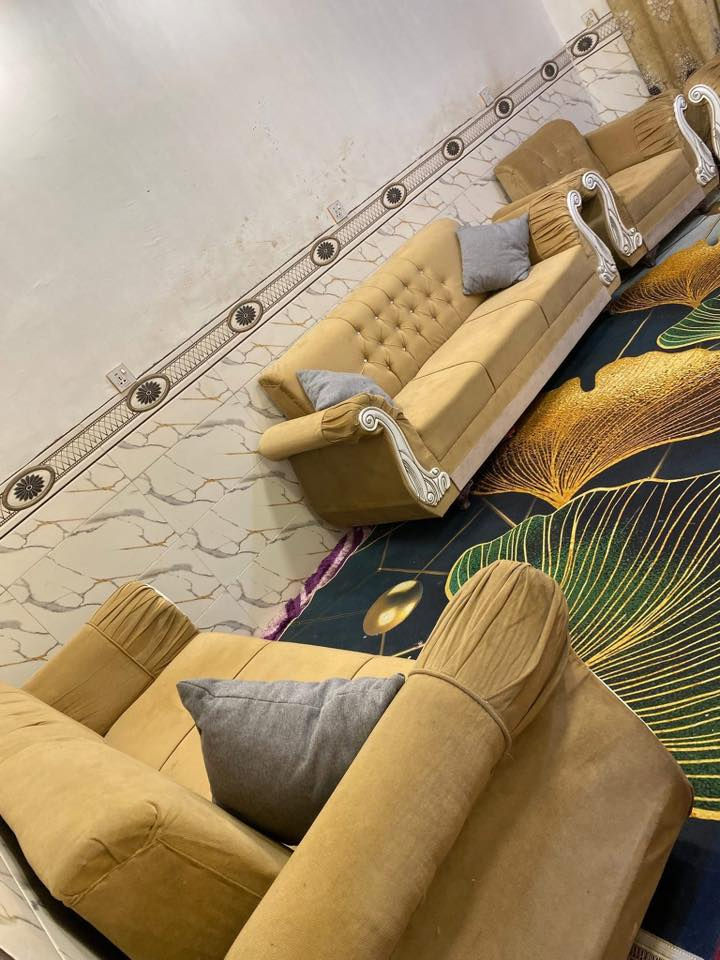 ١٦ مقعد ب٣٢٥ 
كربلاء بحي الأماميين 
***********
