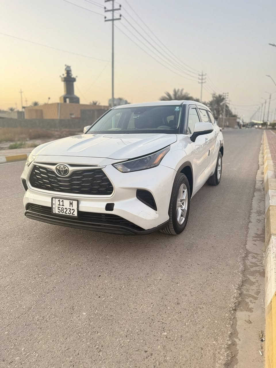 تويوتا هايلندر  موديل ٢٠٢٢ امريكي ..
محرك 3.5 ( 6 سلندر )
ماشي 123 الف كيلو
 الضرر مبين بالصورة مصبوغ باب الصندوق فقط  الباقي بشرط.. مواصفات lE
 (بصمة+ كشن كهربائي السائق+ تبريد مركزي 3 قطع + ٧راكب كامل) 
السعر 275  ورقة للبيع فقط ..
 صور أمريكا والحادث مرفقة مع الصور
للاستفسار ..  
*********** اتصال او واتساب تويوتا هايلاندر
