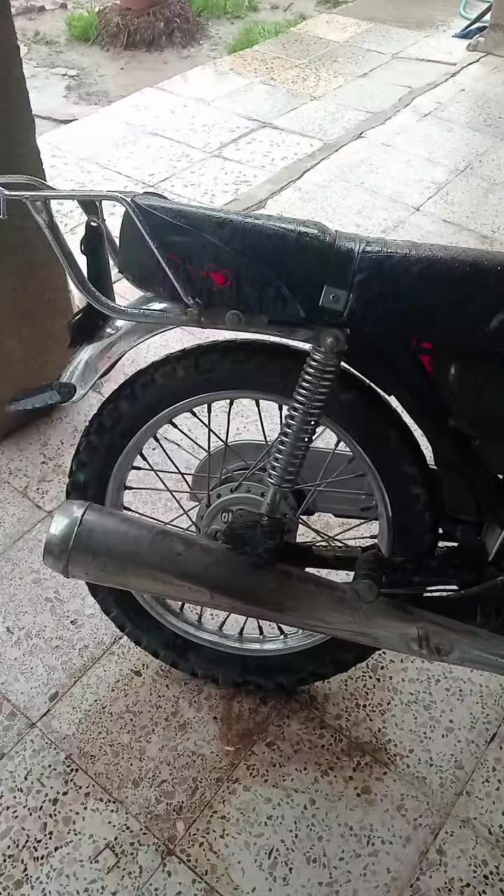 ماتور للبیع مودیل 17 نامە 3 حرف مكينة مفتوح ولا صوت ولا بوخار ما بي نقص منو شراي ايجين خاص...***********
***********
