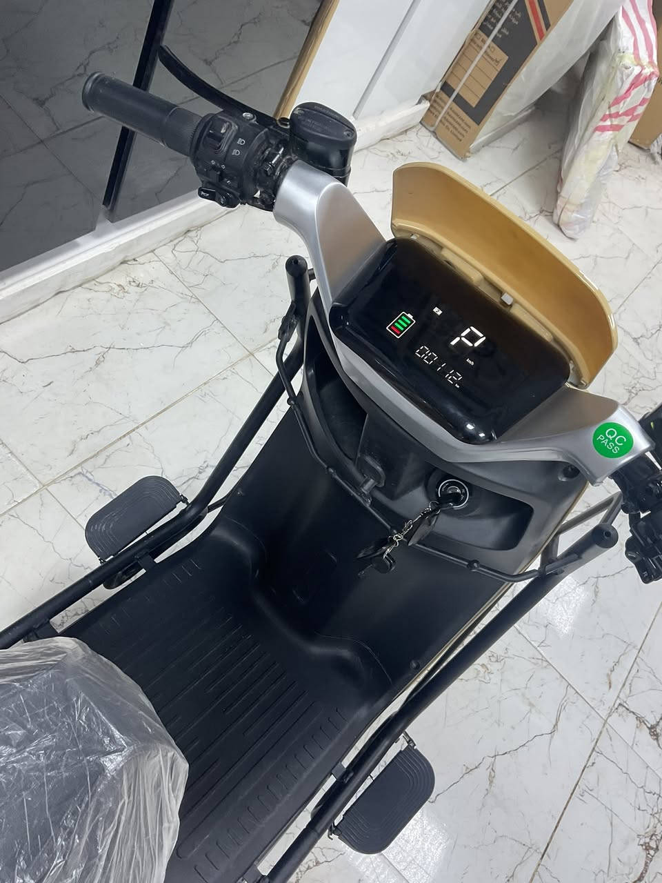 دراجة شحن ساو للبيع.  ٤ نمر 
دراجة جديدة ماشية ١٠ كيلو فقط 
مشحونة مرة وحدة 
السعر ٨٠٠   
حي الميلاد 
تواصل.  ***********
