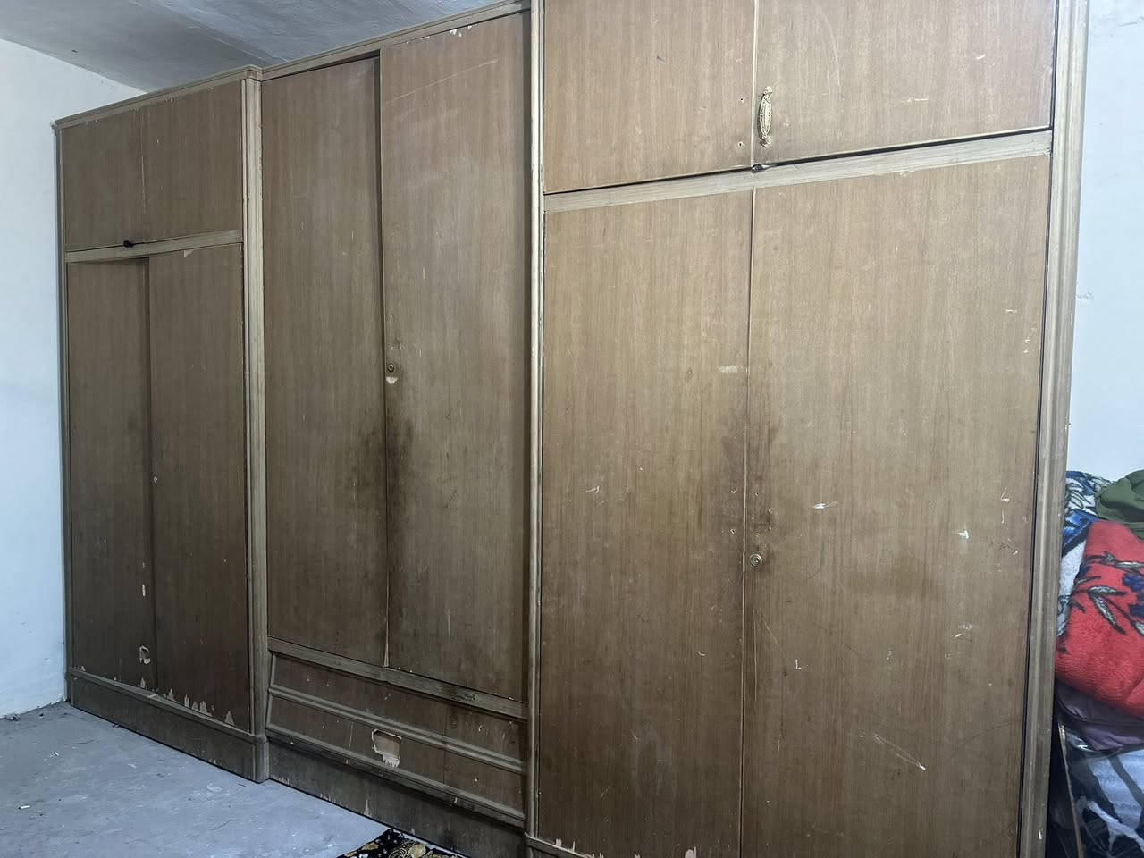 كنتور للبيع 6 بيبان يحتاجله بس صبغ وبي كم شغلة بسيطات سعره 125 عنوان نجف حي ميسان


**إذا كنت صاحب هذا الإعلان وتريد حذفه لأي سبب، رجاءا أرسل رسالة إلى الدعم الفني**