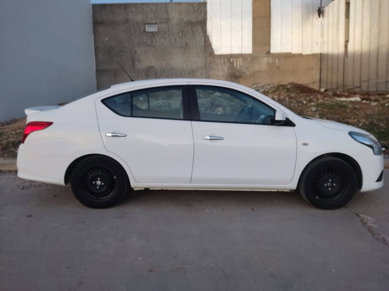 سڵاو بەناوی خوای گەورە....
نیسان سەنی مۆدێلی ۲۰۲۳موستەعمەلی دوبەی یەک دەستە سەنەوی تاک و ۲۰۳۰ تازەیە  و تەحویل بەشەرت گێر و مەکینەبەشەرت ڕەسمی سۆنەریم داناوە ...
ژمارەی تەلەفۆن  ***********
                                           ***********
سعری 118 وەرەقەو مەعامەلە .
