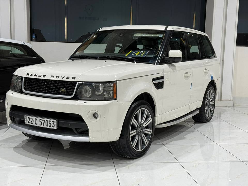 ڕەنچ ڕۆڤەر مۆدێل 2010یی فول مواسەفات بی بۆیاغ  مواسەفات حاسە شاشە تەحدید سورعە جام کارەبا کوشن جلدی قاوەیی ناو فۆڕمیکا و زۆر ستی دیکە سەیارەکە نمونەیە لە جوانی و پاکی بۆ زانیاریی زیاتر *********** أربيل, العراق
