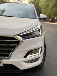 توسان • ٢٠١٧ • رصعات وتكشير