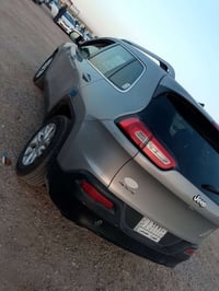 جيب شيروكي • ٢٠١٦ • بصرة