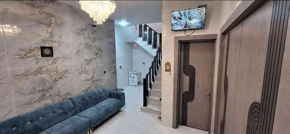 بيت للبيع في حي المكرمة
بيت ١٠٠م مربع طابق ونص للبيع في حي المكرمة منطقة ٩الاف  مقابل اعدادية الجزيرة  شارع ١٠م  بناء ٢٠٢٥ شهر ٤  وجه البيت ٧.٧م ونزال ١٣ م
استقبال مفتوح على الصالة و حمام خارجي و مطبخ و غرفة نوم و حمام داخلي و منور بالطابق الاول ، 
اما الطابق الثاني بي غرفة نوم كبيرة و حمام و بيتونة و سطح 
الجدران الواح بورسلين وسيراميك 
طابوق نهروان و الاساس و الاسقف صب مركزي  تسليح درجة أولى  الأرضية بورسلين مودرن و المحجر زجاج مقسى 
ماء ومجاري وكهرباء درجة أولى 

موقع البيت ممتاز قريب على كل الخدمات 

للإستفسار اكثر الاتصال على رقم صاحب البيت  
***********
