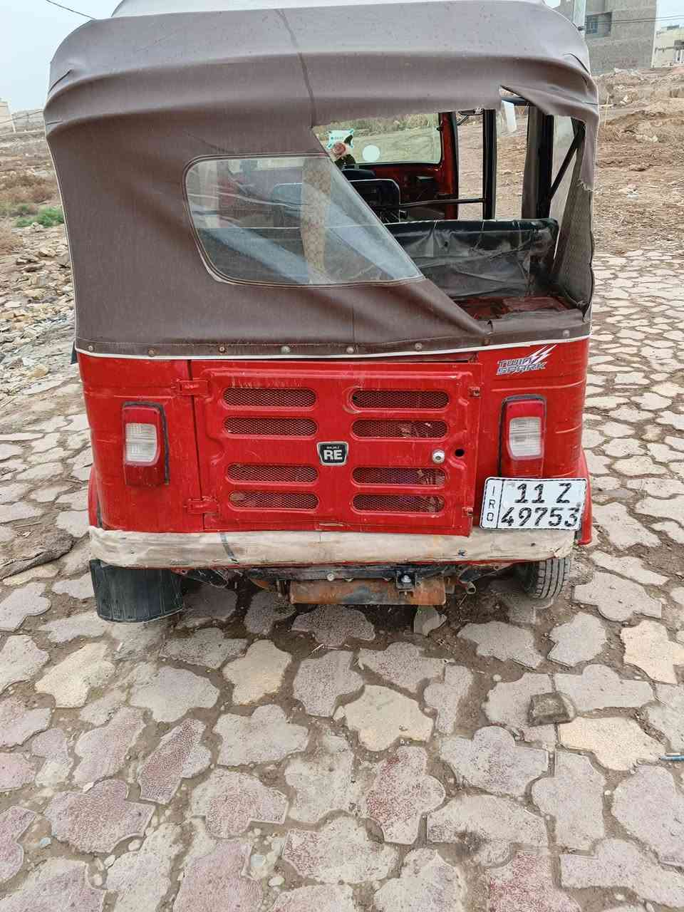 السلام عليكم تكتك 18للبيع السعر 5مليون وبيه مجال العنوان بغداد الشعب رقم الهاتف ***********
