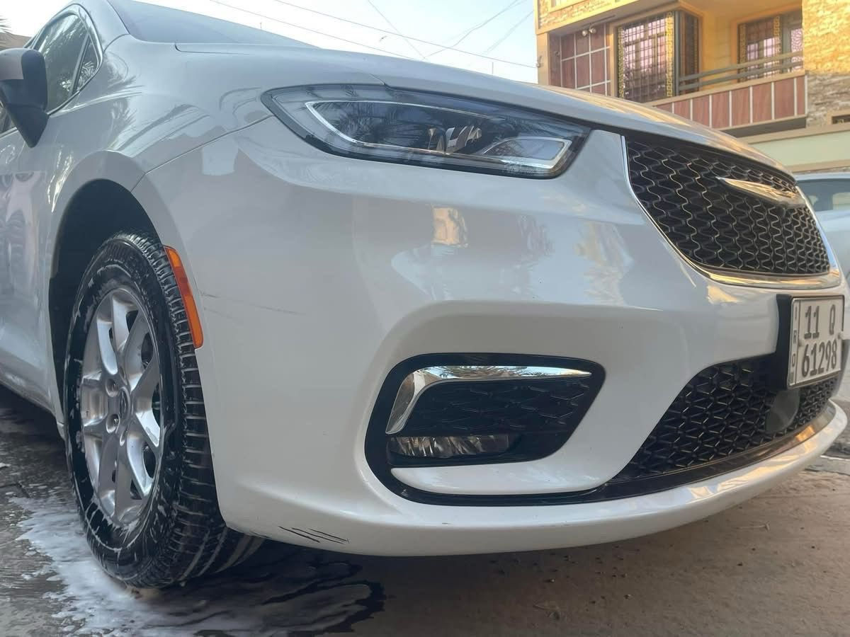 🚗 للبيع: كرايسلر باسفيكا2023 

📞 للتواصل:***********

💰 السعر: "٢٦٠٠٠ 
 
📊 المسافة المقطوعة: 37 ميل 
🛠️ المحرك: 6 سلندر – 3.6L V6

⚙️ المواصفات:
• فول مواصفات عدا فتحة السقف
ابواب كهرباء 
تشغيل عن بعد 
صندوق كهرباء 
تبريد 3 قطع منفصل
كير ماوس 
دخول ذكي 
بصمه
• شاشة وسطية 
سايد بريك بصمك  
• كاميره خلفيه
تدفئة كراسي
تدفئه ستيرن 
كشنات vip منفصل 
• مقاعد لسبعة ركاب
• تحكمات ستيرن كاملة
• حساسات أمامية وخلفية وجانبية
• رادار أمامي وخلفي
تحديد مسار 
مثبت سرعه 

⚠️ أضرار السيارة:
• جاملغ خلفي فقط 
• ⁠صور الحادث والسونار مرفق بالصور
• رقم السيارة: بغداد الدولي الجديد
• باسمي تحويل مباشر
