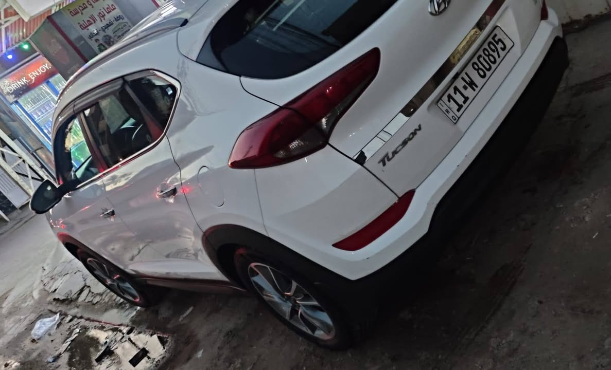 السلام عليكم
توسان خليجي 2018
 رقم بغداد الجديد 
هزه سنويه جديدة
يدات نيكل
شاشة كبيرة
كاميرا خلفية
مري شفط مع اشاير
لد نهاري
تحكم ستيرن
كشنات جلد
الارضيه مغلفة جلد
تطعيم الداخل صاجي 
ثلاث وضعيات قيادة (سبورت,عادي,ECO)
تبريد قطعتين
جاملغ وبنيد ودعاميه صبغ
مكان السيارة بغداد المشتل
السعر ١٥٠ وبيها مجال
ماشيه ١٣٨ الف *********** مكاني بغداد
