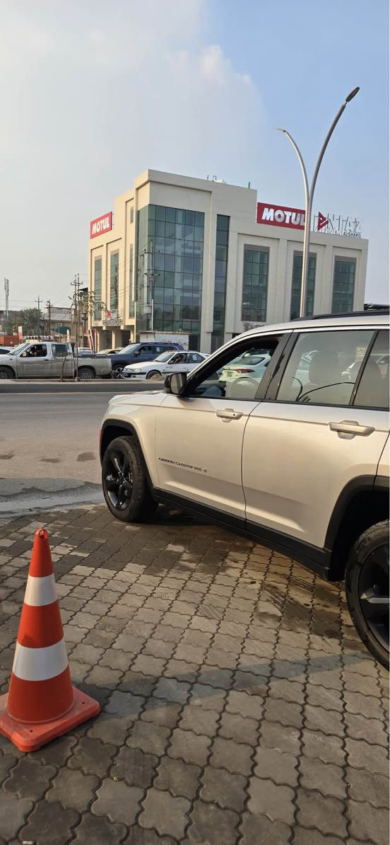 الجيب موديل ٢٠٢٤
ماشية بحدود ٨٠٠٠كم
فتحة سقف
نقطة عمياء
رادار امامي وخلفي
حساسات خلفية وكاميرا
صندوق كهرباء 
شاشة apple carplay و android auto 
تحديد مسار 
4WD 
تدفئة ستيرن 
وتدفئة مقاعد
السيارة جديدة كلش 
رصاصي فيلي فروزن
للأستفسار : *********** البصرة, العراق
