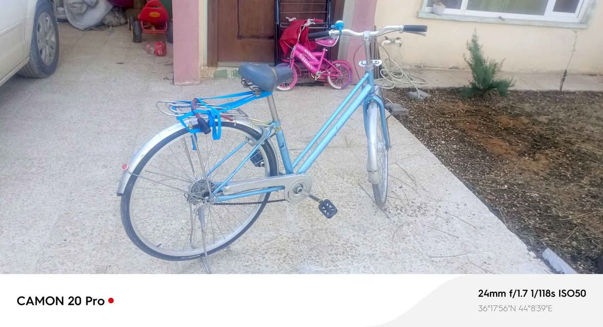 سلام عليكم باسكلات للبيع 
باسكل سمائي حجم 27 نضيف سعره 85 الف 
باسكل صغير وردي حجم 12 نضيف سعره 15 الف
سياره اطفال حلوه ونضيفه سعرها 30 الف 
المكان اربيل ملا عمر 
الاستفسار *********** أربيل, العراق
