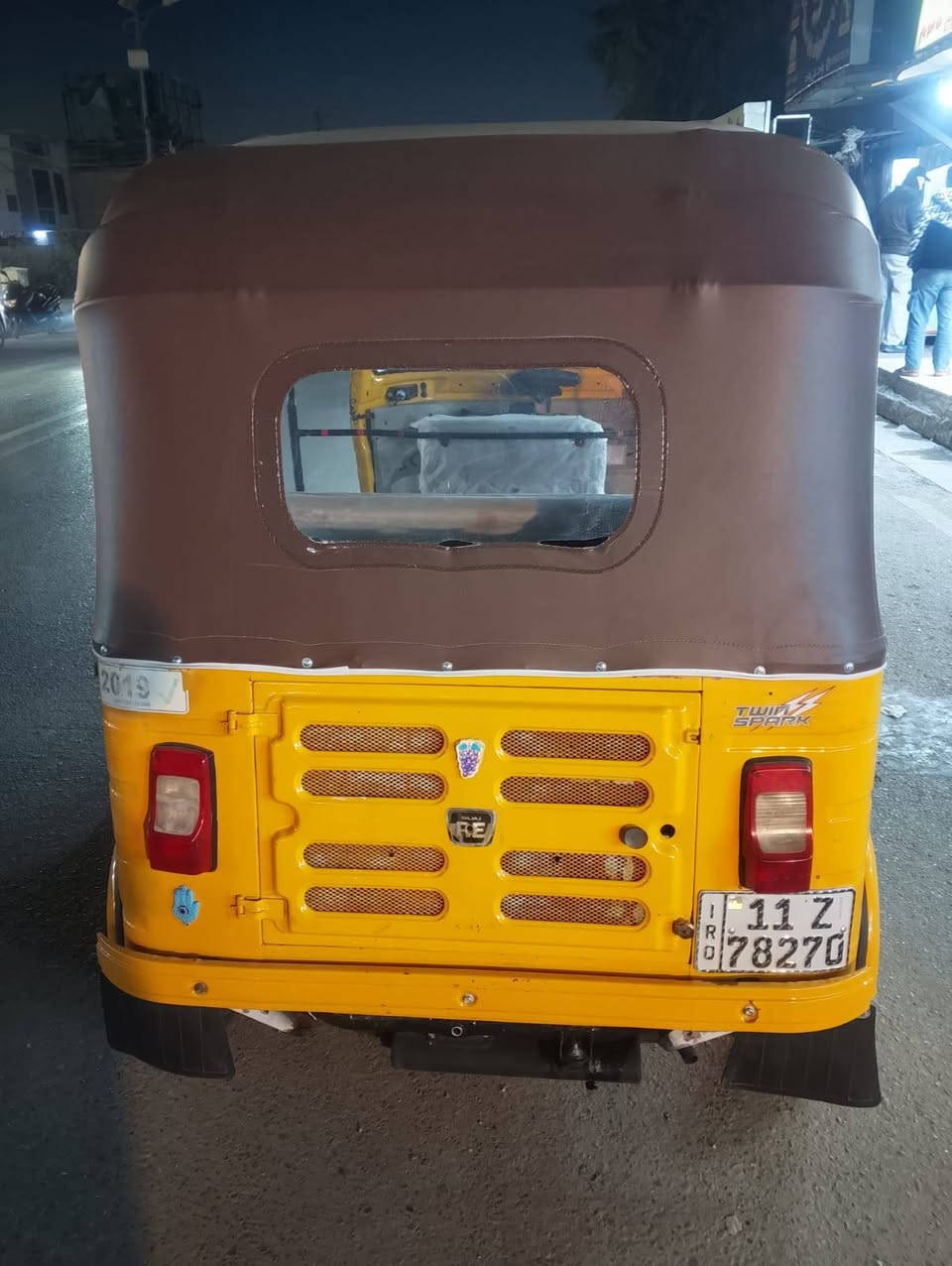 السلام عليكم عندي تكتك مديل ١٩ شهر ١١ تكتك مكفولة بس الدوس كاملة من كلشي مكاني بغداد غزالية سعر ٦ونص بيهة مجال بصيط حك الجية الرقم ***********
