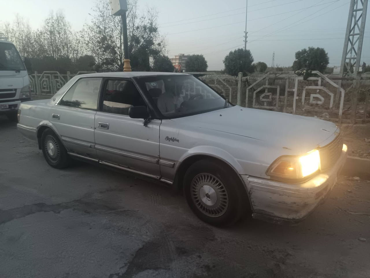 سـلام عـليكم.. هارتوب للبيع موديل 90 مكينه 2500 سياره خير من لله  
الـسعر 30 وبيها مجال شراي بيك خير ودلل 
رقم الهاتف *********** 
الرقم الثاني ***********
