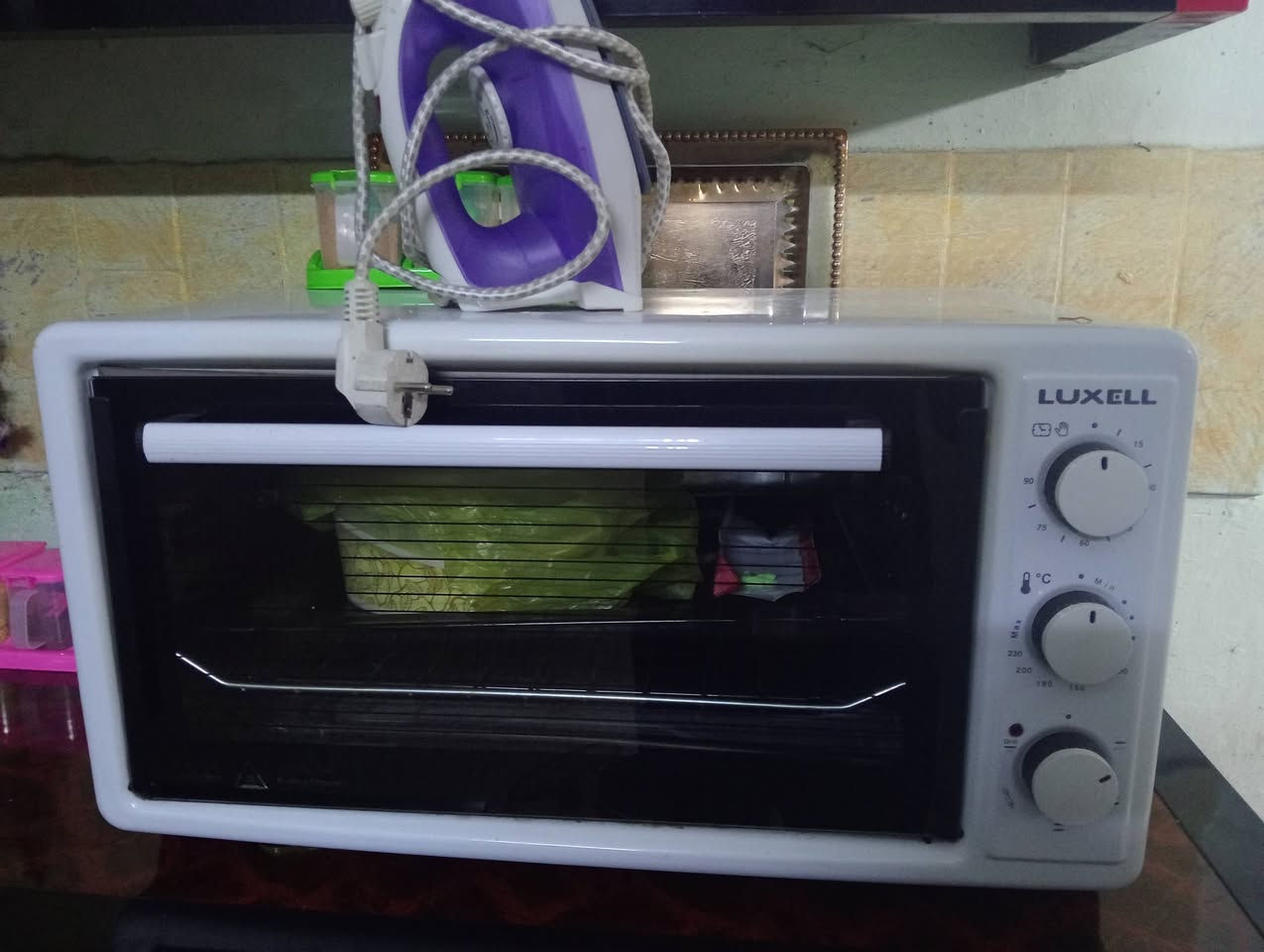 اوفن لوكسل التركي الاصلي
نظافة 💯 بلميه سعرة نهائي 130 الف 
مدينة الصدر ***********
