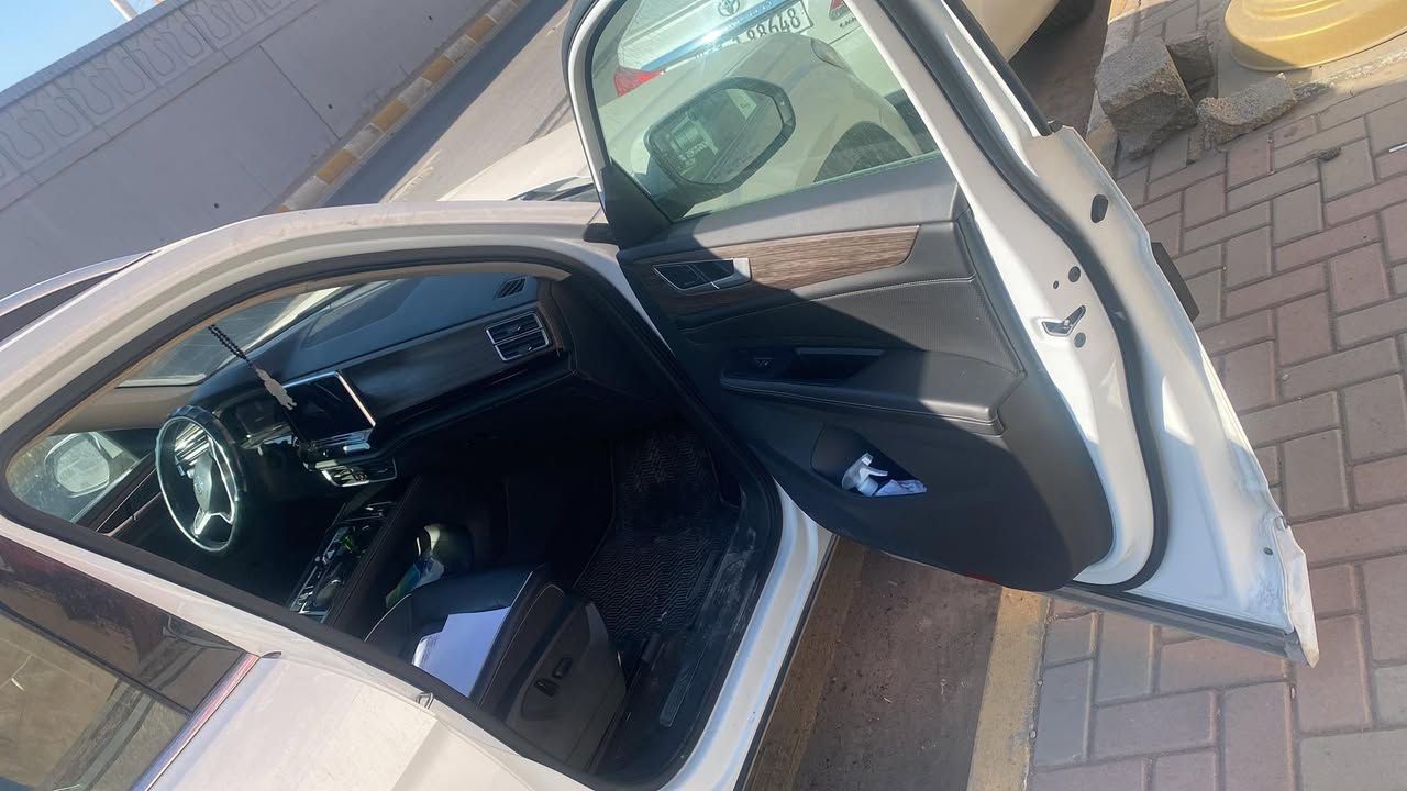 فولكسواغن اطلس
موديل 2024
محرك توين تيربو
ماشية 34 الف كيلو
رقم اربيل
الضرر جاملغ امامي جهة السايق
الشاصي والايرباك سليمات
كير طيارة
كامرا دوارة
حساسات امامية وخلفية 
بانوراما 
الكهربائيات الداخلية لمس
كشنات تدفئة وتبريد
كشنات جلد
الصندوق شفط 
اشارات ترحيب
سبعة راكب
السعر عالرقم *********** وموجودة بتكريت
