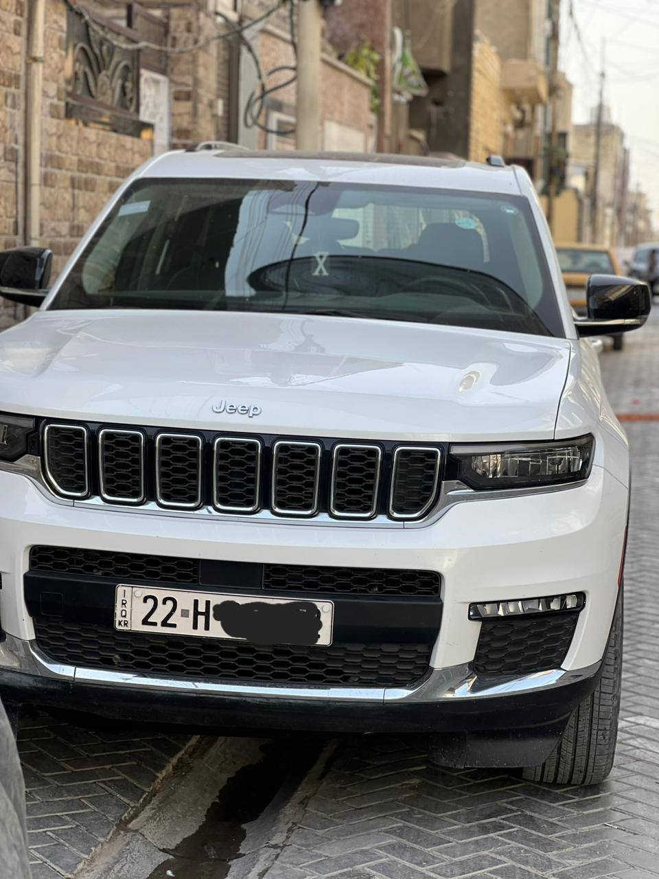 كراند شيروكي موديل   2022
السياره لمتد فول موصفات 7 راكب
صورة الضرر بأمريكا موجود بالمنشور
وبيه ضربه بالعراق الجاملغ الخلفي عكس السايق 
كامره داخليه
حساس امامي وخلفي
نظام توقف ذاتي 
شاشتين بالدشبول 
اهوايه موصفات بيه بعد ومعروفه
السعر /31 الف دولار يعني 3 شدات  10 ورقات وبيه مجال 
العنوان/ بغداد/ الشعب
للأستفسار الاتصال ع صاحب السياره بيه واتساب
***********
